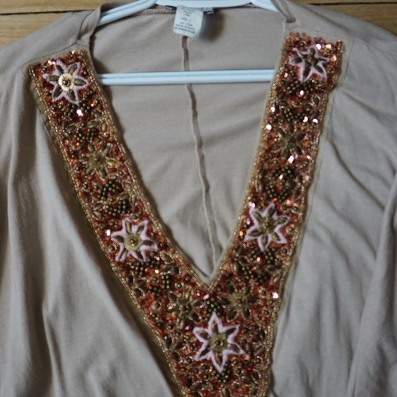 Deep V Top - Picture 4 of 4